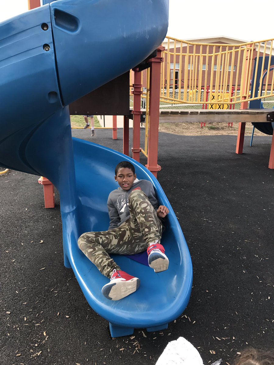 LaraBrunk's tweet image. Fun with friction! #playgroundscience #tlap #iteachfifth #fpslearn @McIntireElem