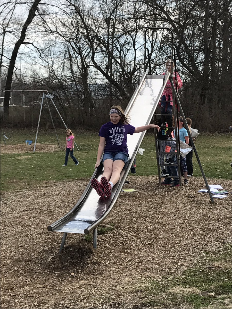 LaraBrunk's tweet image. Fun with friction! #playgroundscience #tlap #iteachfifth #fpslearn @McIntireElem