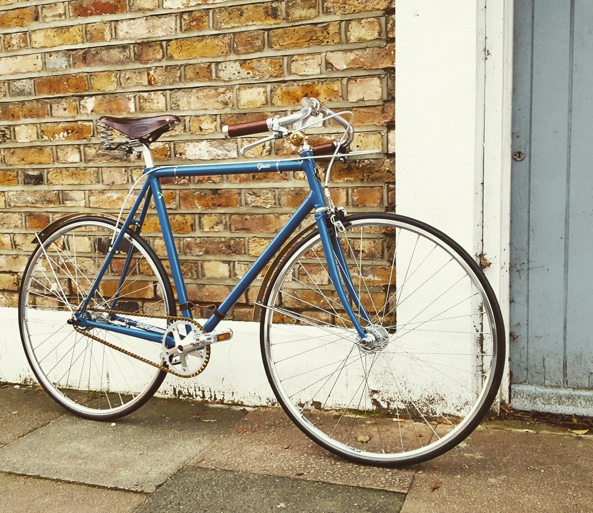 8ballbikes's tweet photo. Yeats in Azure blue https://t.co/WmdRoUBcK4