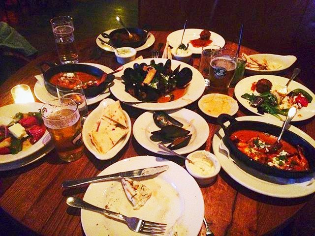 anassanyc's tweet photo. We dont play when it comes to #Dinner!
#Weekend #Mussels #Foodie #FoodPorn #SeaFood #ForkYeah #F25Grams #NYC #Nom #eeeeeats #FeedFeed #Yum https://t.co/klHYwXAOl0