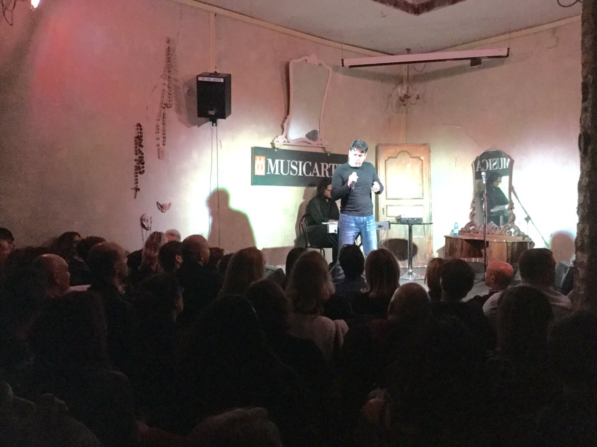 Teatro_Douze's tweet photo. Parola d'ordine di un bel #Sabatosera: #Addivertiamoci con @DarioBandiera e @andyPERRONI #AlDouze #trastevere #cabaret #ridere #roma https://t.co/i4rikd6fgA