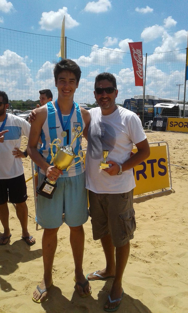 maipuseando's tweet photo. #AleNovillo mejor arquero del torneo. 👍👍💪💪👏👏 https://t.co/ZXObpmH6nw