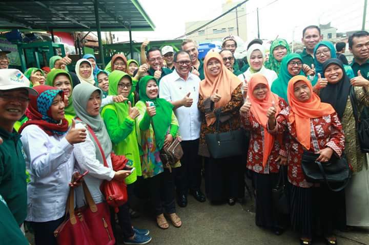 Yu kebank sampah <a href="/OdedMD/">Oded Muhamad Danial</a> <a href="/ata_lia/">Atalia Praratya</a> <a href="/siti_odedMD/">Siti Muntamah Oded</a> <a href="/Kec_Kircon/">Kecamatan Kiaracondong</a> <a href="/KelCicaheum/">kelurahan cicaheum</a> <a href="/hijaulestaribdg/">Hijau Lestari</a> @bplh_kotabdg @pln_bandung