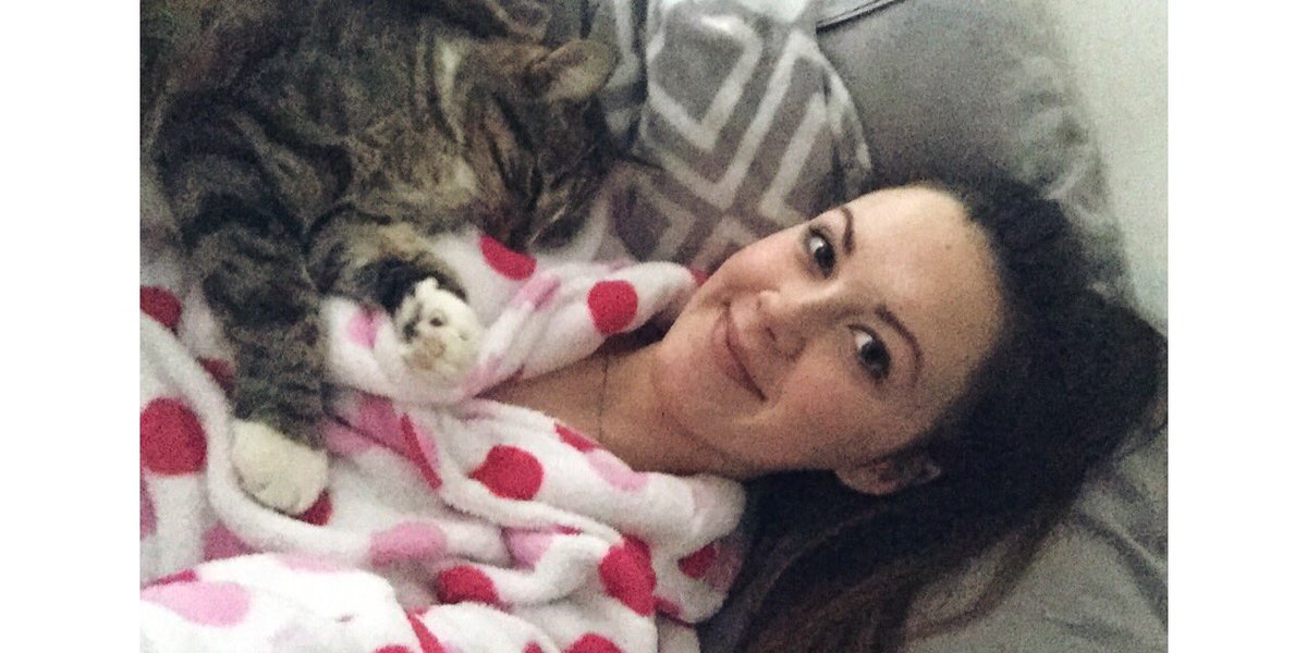 MrsCourtneyTV's tweet photo. 💜 I don't always lay in bed all day. But when I do, Cosmo does too.💋 https://t.co/QRL3i6Tz5z