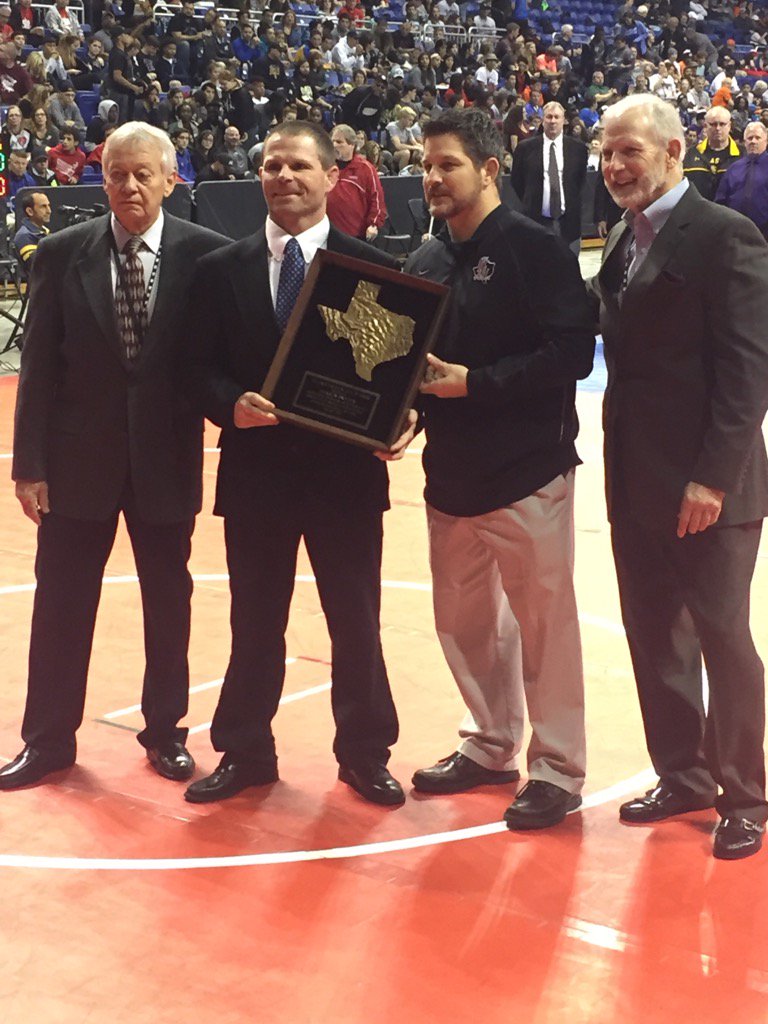 Hall of Honor inductee, Coach Snyder! Well deserved! <a href="/Eagle1Wrestling/">Prosper Eagles Wrestling</a> <a href="/ProsperHS/">Prosper High School</a> @drmike_goddard @PISDDRW