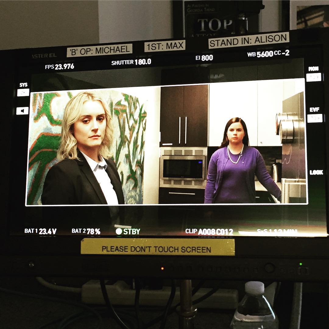 TSchillingFS's tweet photo. First picture of #TaylorSchilling filming Fam-I-Ly #Family https://t.co/3oCiDGbae6 https://t.co/1RraHqdSfb