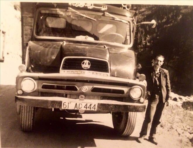 abbilidi's tweet photo. Trabzonlu iki kardeş, babalarının 54 yıl önce kendilerini okutmak için sattığı kamyonunu tamir ettirip hediye etmiş. https://t.co/flcOo6mWcD