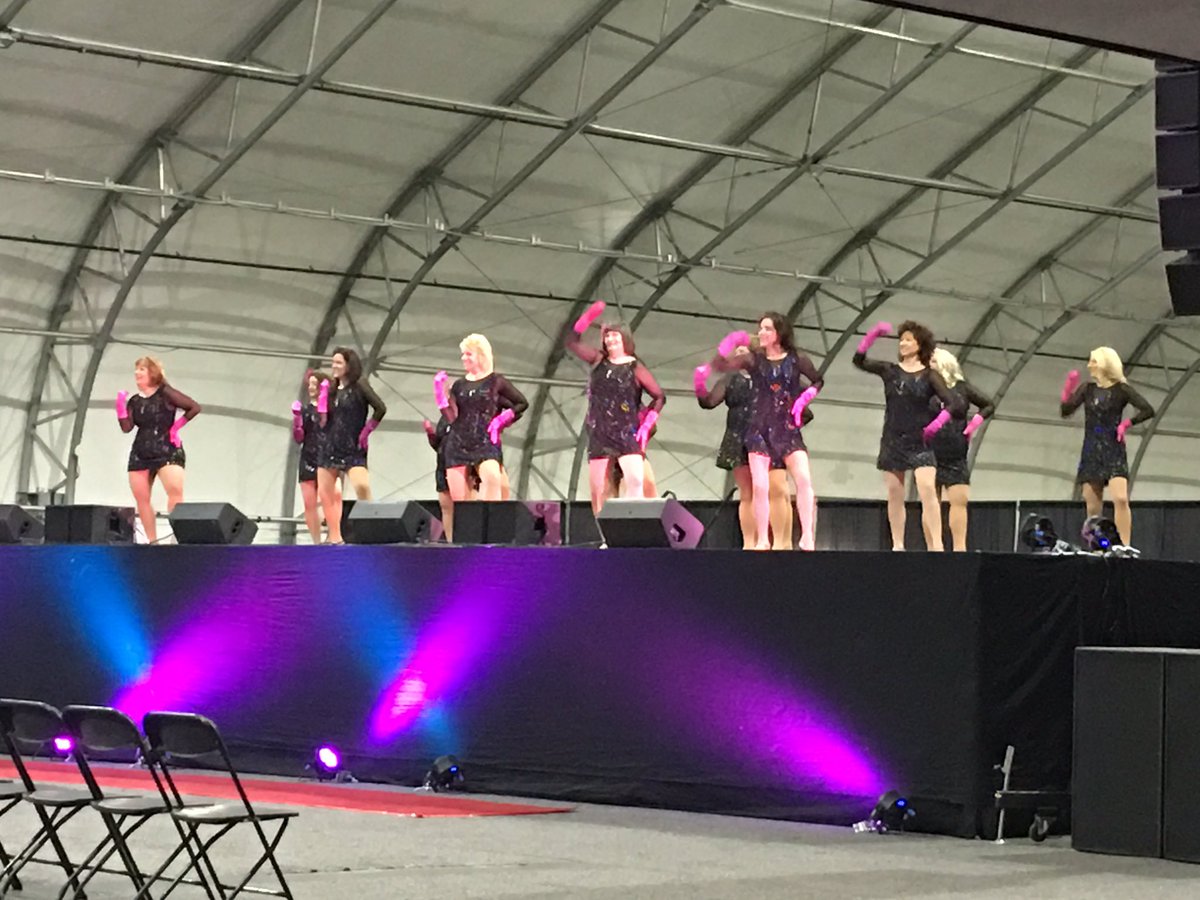 The Dancing Divas kicking off the party on the main stage of #divasdayoutlv!