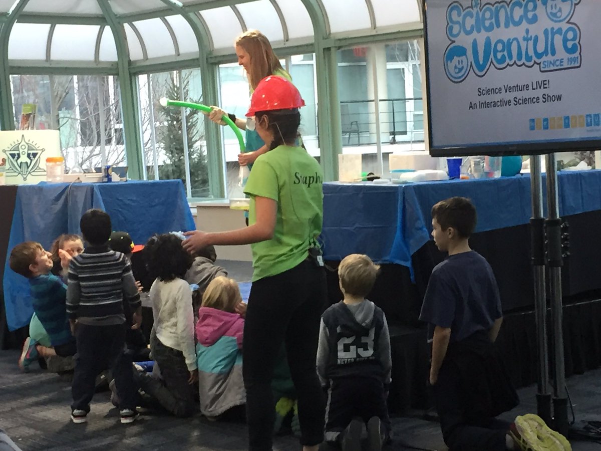 ScienceVenture's tweet image. It was all about #FireandIce yesterday on the @benevity #CombustionChamber stage @VIATEC #DiscoverTectoria! Who had the better experiments?