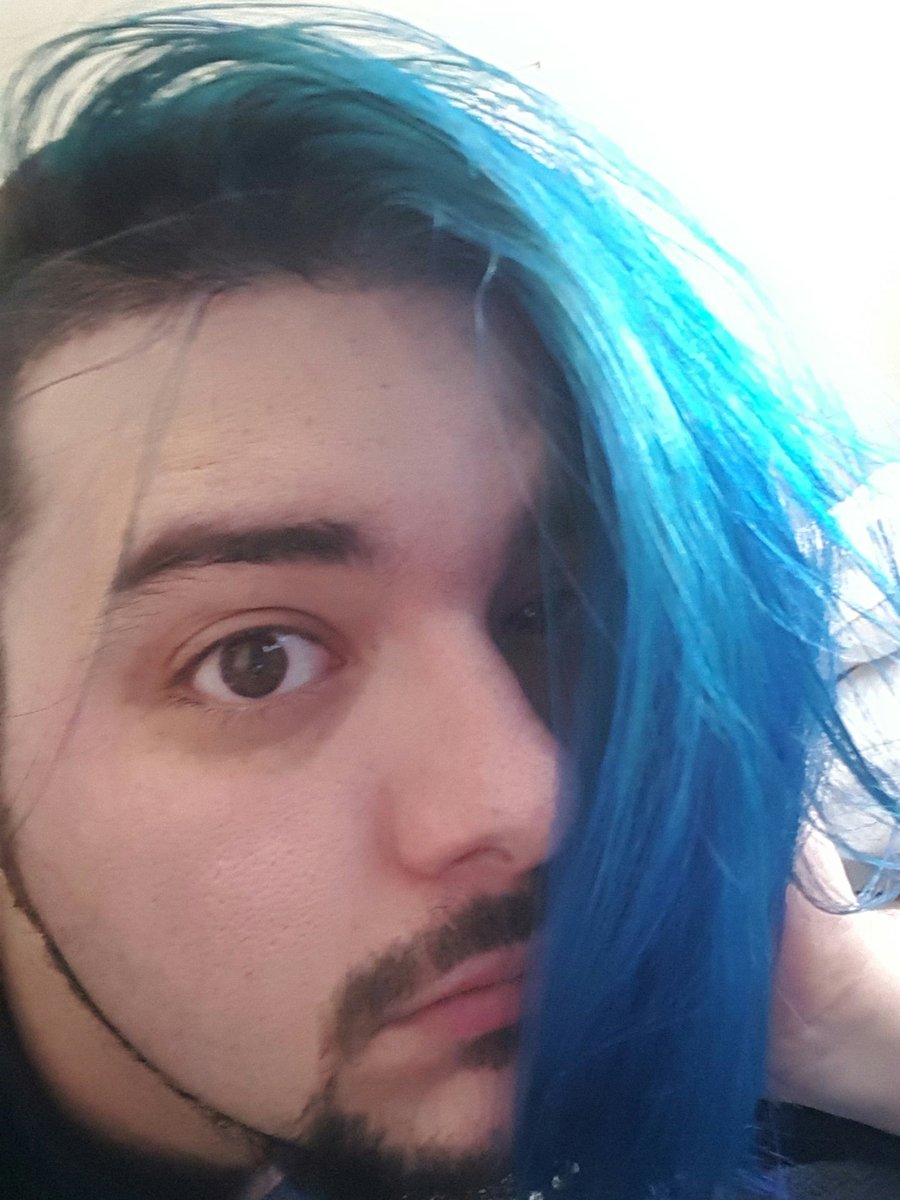 ChorbySP's tweet photo. waking up surrounded by hair feels so good <3 #bluecru https://t.co/dlpyDWtkrv
