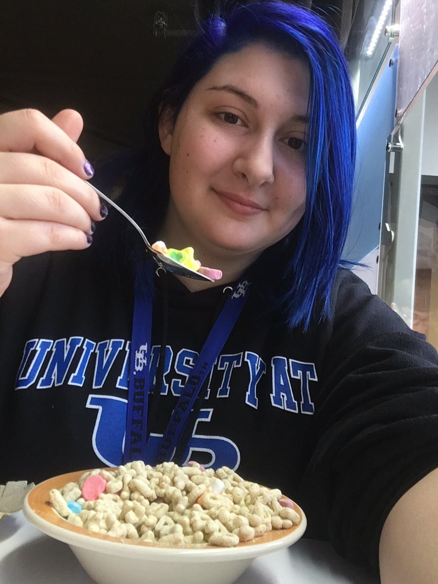 Pocketoli's tweet photo. @UBCampusDining #letsspoonub
The marshmallows are the best part of lucky charms! https://t.co/sCRSF6Bflr