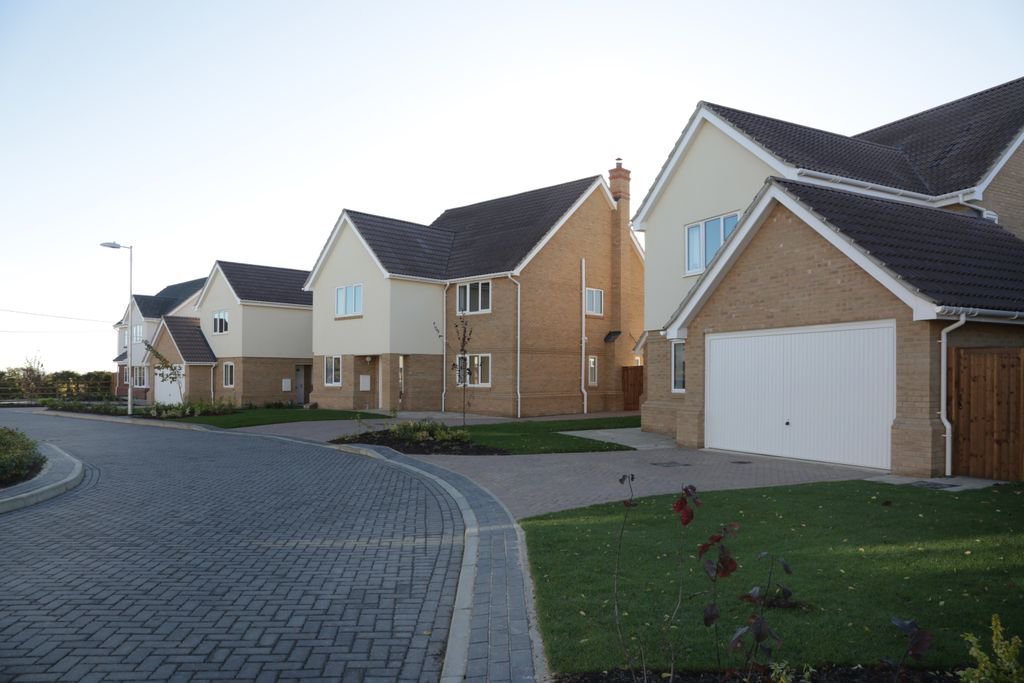 We have a number of luxury new homes for sale in #Essex. Visit buff.ly/2lOztIW for more information