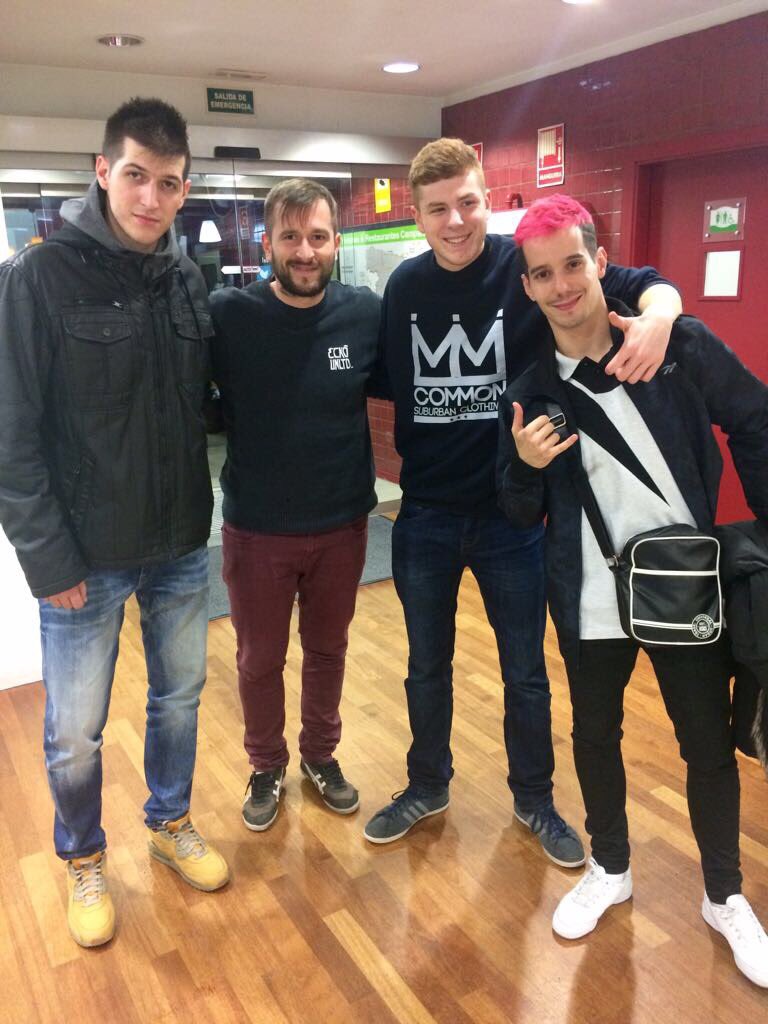 FjVilchez's tweet photo. @AlfonBTA  @SkoneBigFish  @chutyvk    Sorpreson venir a Murcia a un trabajo y encontrarme a estos crack!!! Animo y a liarla como siempre https://t.co/MWYLXB1j10
