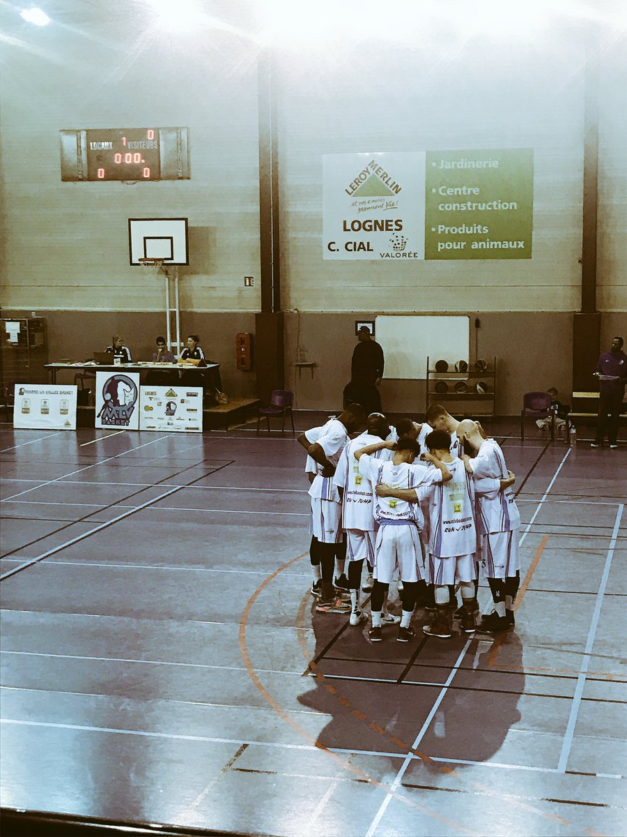 MLV_Basket's tweet photo. Nos #N3 avant le début du match contre @Cbb77120 #MlvNation https://t.co/roZwJ9fRQa