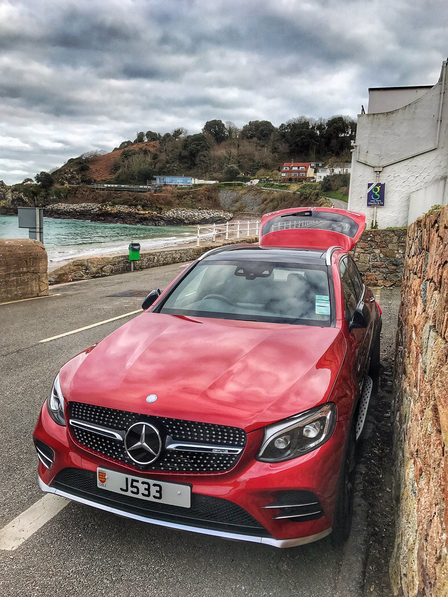 DavidDjt0311's tweet image. Our @MercedesAMG GLC43 #amgrubyrocket is turning in to a hooligan but it enjoyed the afternoon at the beach and behaved brilliantly 👌🏻♥️🤣