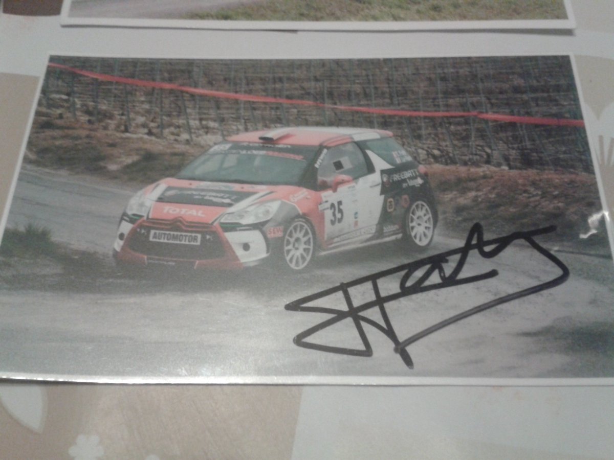 MaximeOnraedt25's tweet photo. Merci à @TerryFolb pour l'autographe au #RDN2017 !! 👌
@LoebRacing @AllSports_M https://t.co/uGY3waxO1X