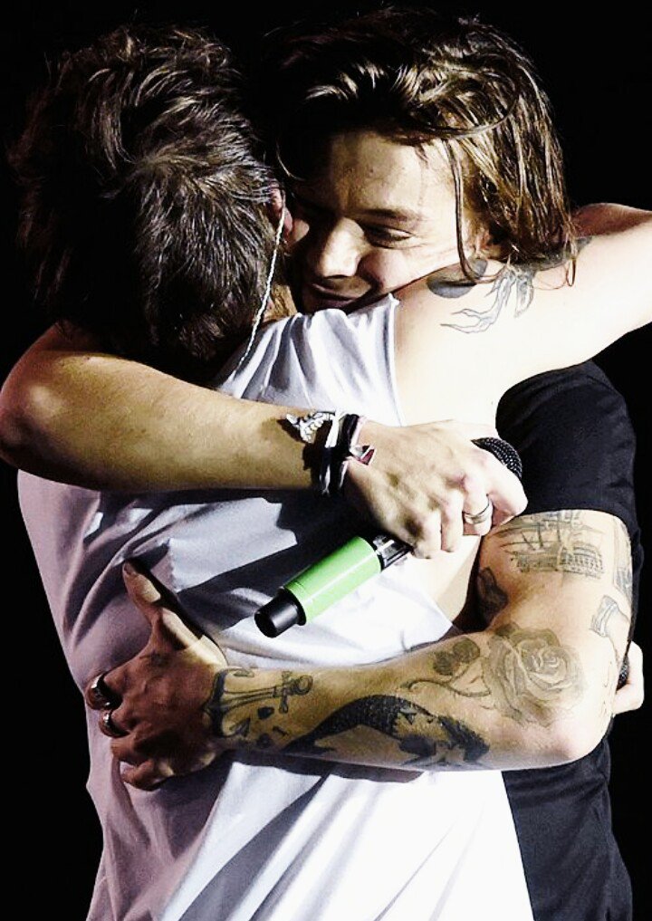 ShipperLS2010's tweet image. When We Were 18...🌈💜🍭