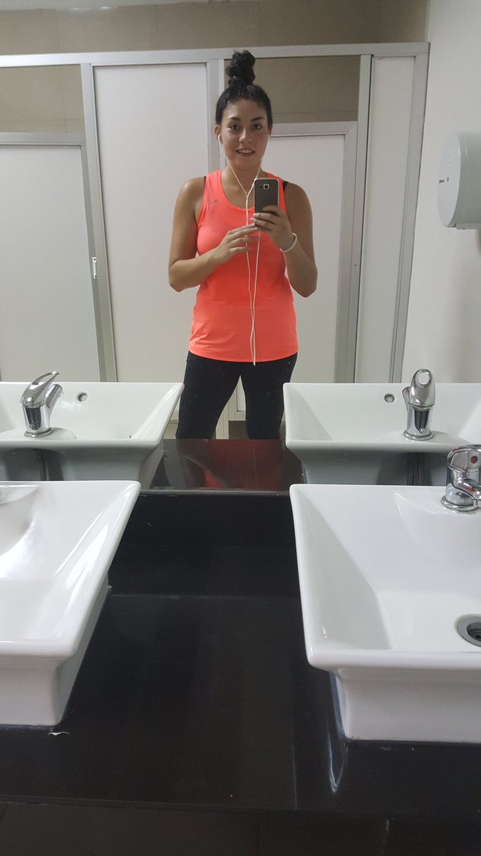 javiera2796's tweet photo. #gym listo 💪💪💪💪💪👊☺☺ https://t.co/Upm1dGwmGn