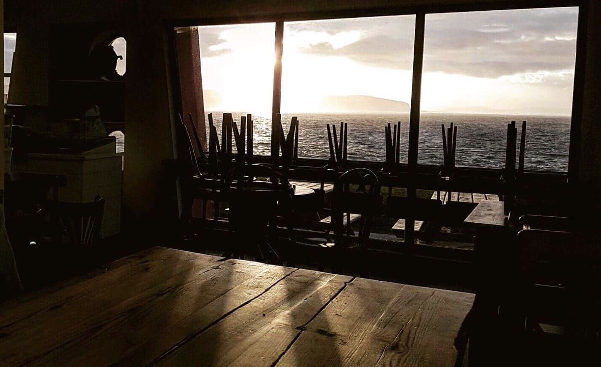 paperfigcafe's tweet photo. Another day done #portstewart #sunset #viewaddict #northcoast @CausewayFoodie @derek_toms @NCoastfoodie @McKennasGuides @paperfigcafe https://t.co/gu9Vg9t3PY