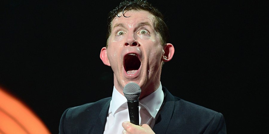 We wish a very happy 53rd birthday to rubber-faced clown, actor, and top stand-up, Lee Evans. 