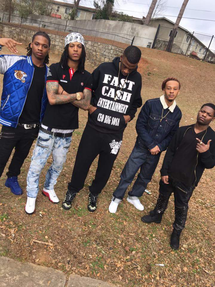DT_STACKS's tweet photo. HOMETEAM .. LAFAMILIA 🌍🌎🌏 https://t.co/RwLusHoEFY