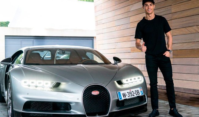 Криштиану Роналду присматривет #Bugatti #Chiron? car4play.ru/lifestyle/kris…