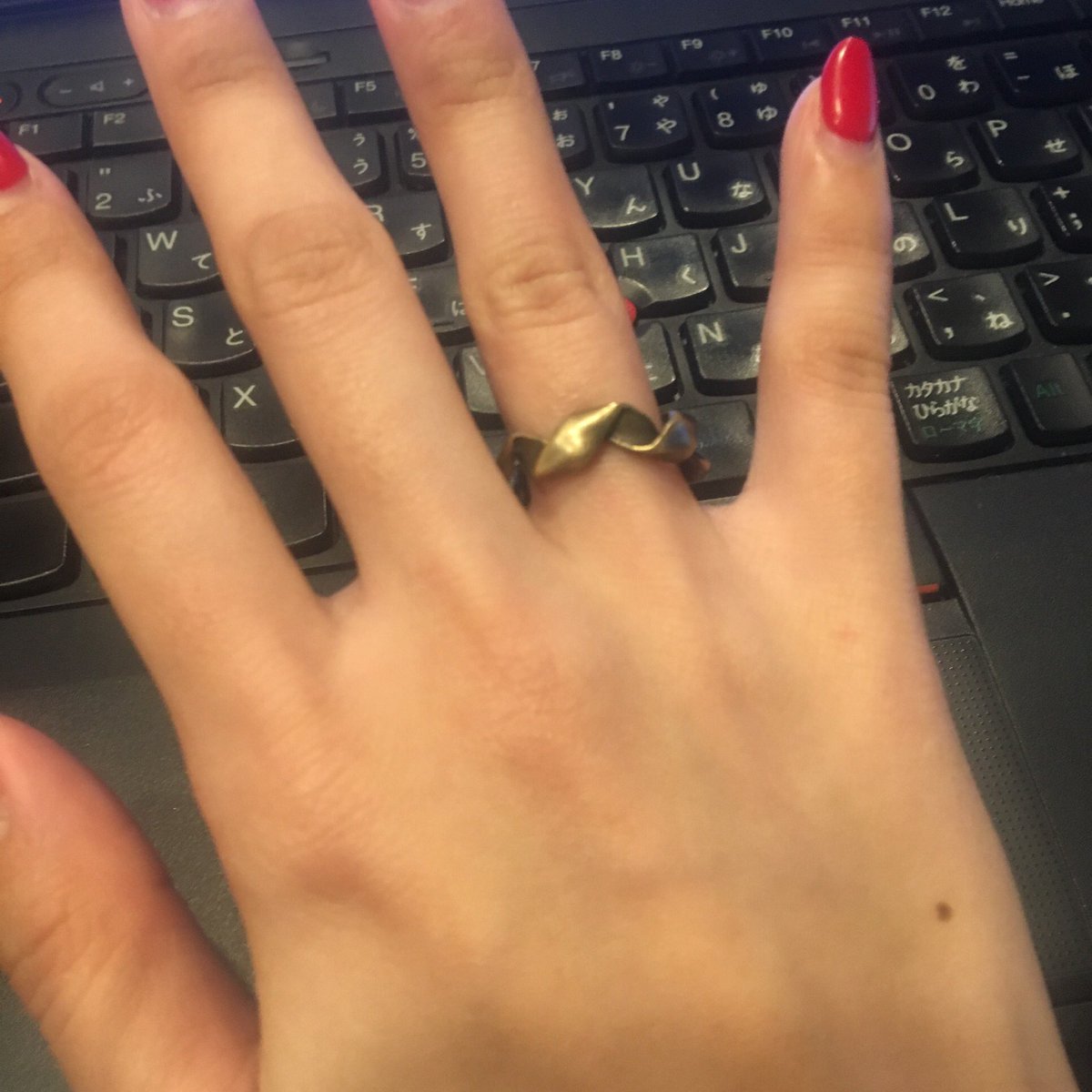 Uzivatel 田中 乃絵 Na Twitteru Fm802 802lnem 今週もお付き合いありがとうございました 沢山のメッセージ リクエスト嬉しかったです 例の指輪とお手手はしっっっっかり洗ってアルコール消毒しました 真似しないでね 関節が黒ずんでいることには