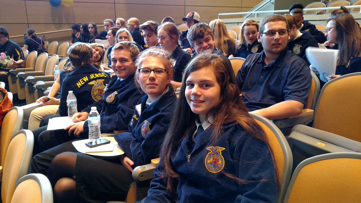 warrenhillsffa's tweet photo. Leadership workshops included writing influencing poetry. #WarrenHillsFFA, #WHRHighSchool, #WHRSD, #DelValFFAWeek, #FFAWeek, TransformFFA https://t.co/bHW2dFROmW