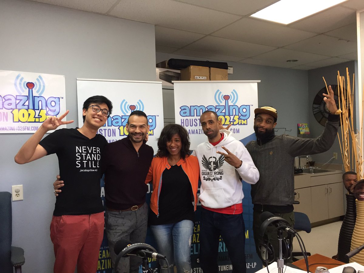 joysewing's tweet image. Thank u @alleytheatre's #SyncingInk stars #NuriHazzard  #NsangouNjikam &amp;amp; theater critic @weihuanchen for making it a fun show @kmazfm today!