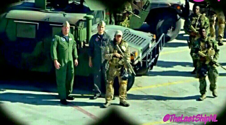 TheLastShipNL's tweet photo. "Do you make out any pilots?
Yes yes, I do!"
A great moment of #S2😃 Help is on the way #SpreadTheCure #E3S2 'It's not a rumor' #TheLastShip https://t.co/PG2o0rI2Jk