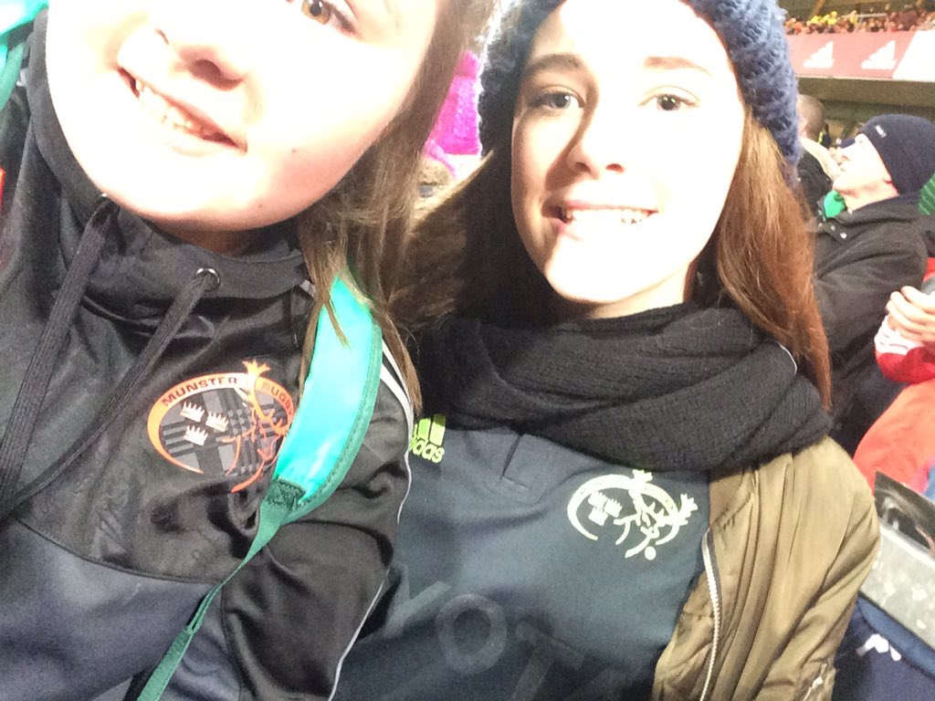 shauna_oc123's tweet photo. #MUNvSCA  hon Munster 💕 #GuinnessPro12 https://t.co/nMK0RPcLo1