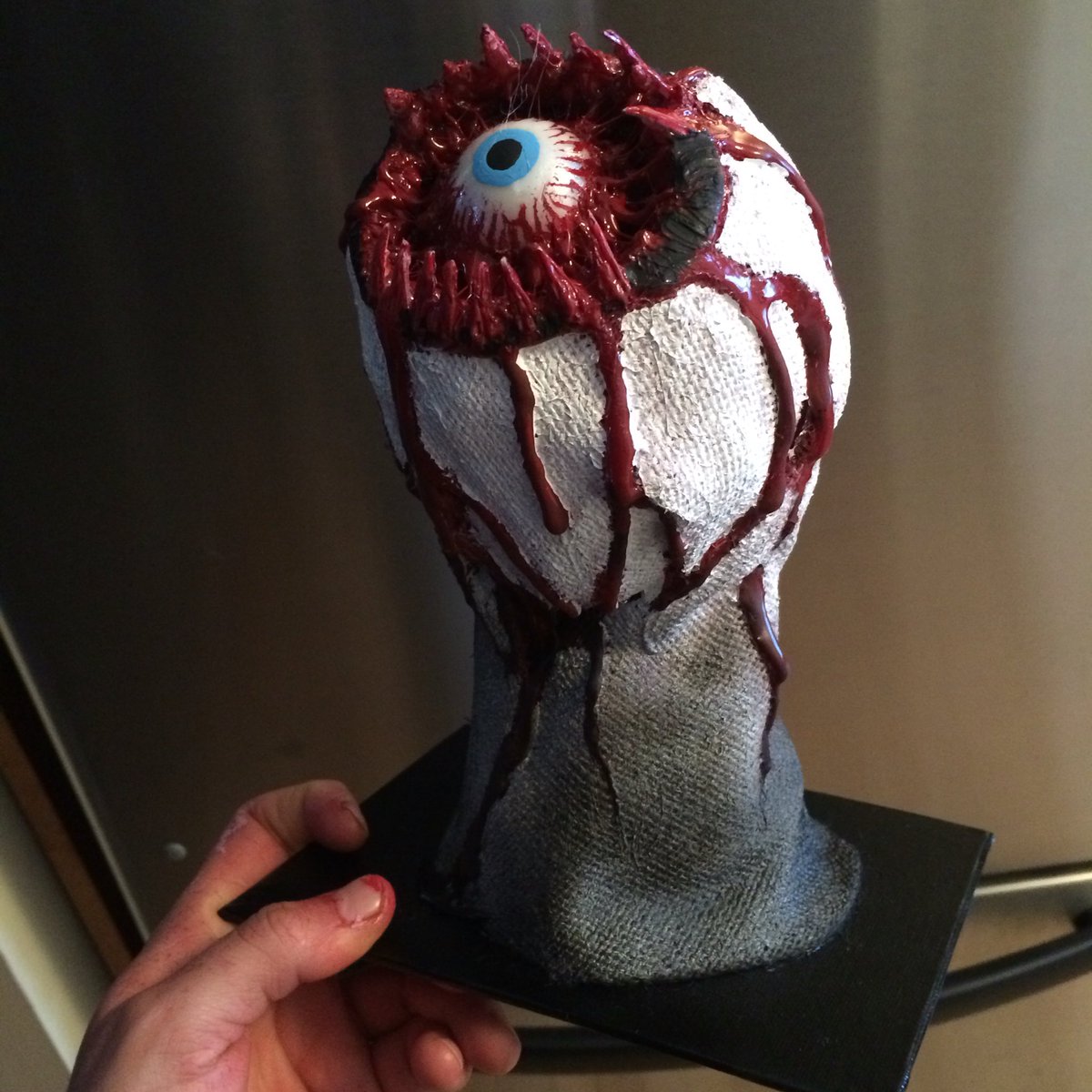 AaronNobess's tweet photo. New projects from #cryptskin #collectables #creatures #cryptskinproject #wolf #eye #piggy #burlapart https://t.co/SLe0uEJnTj