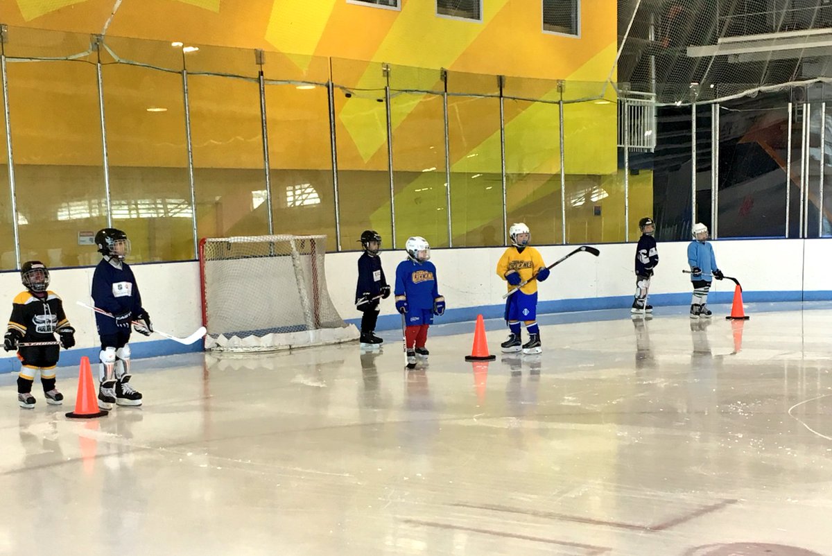 #LGI! Wrapping up our last #TryHockey for free clinic at <a href="/ChelseaPiersNYC/">Chelsea Piers</a> before game time! 🏒 #HWAA