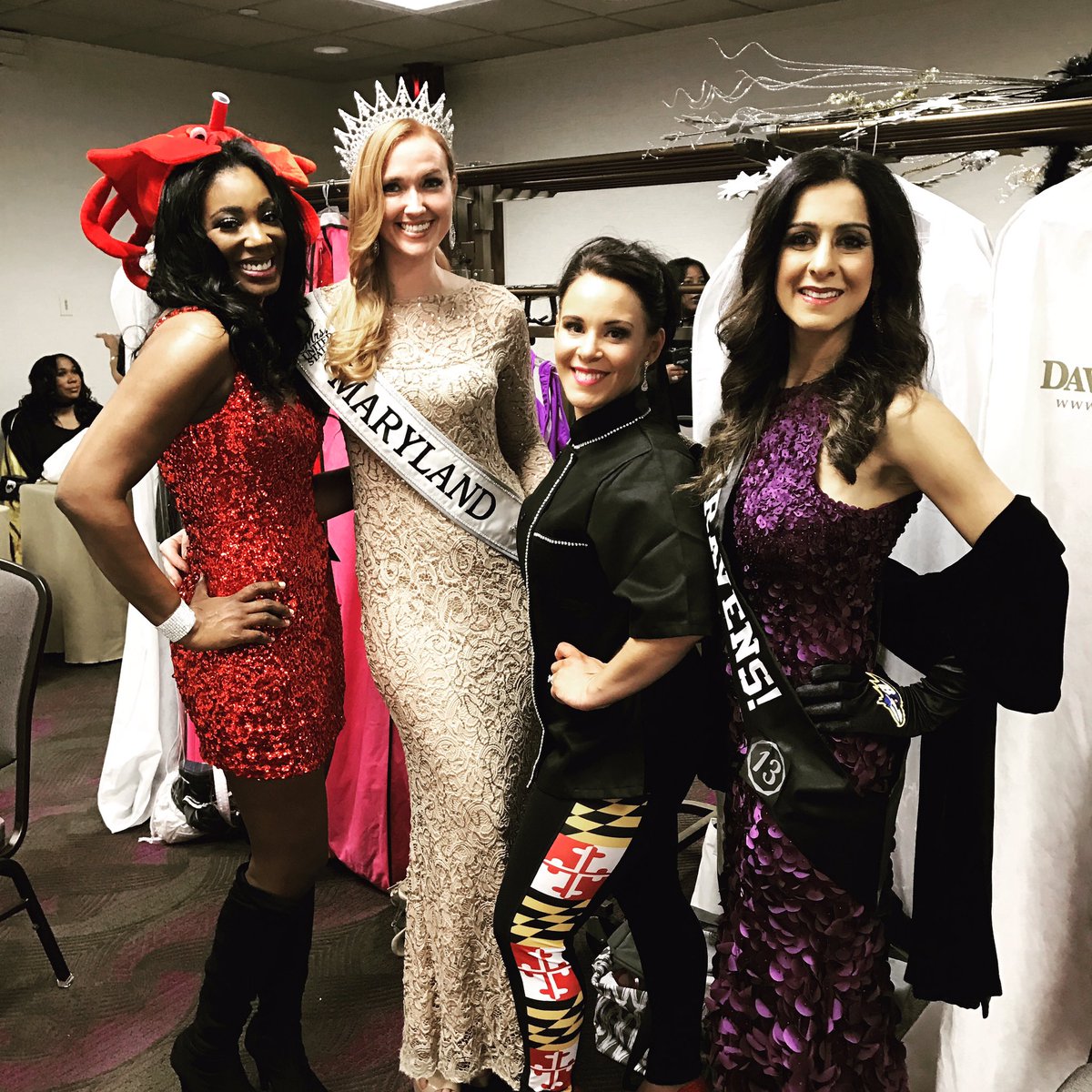 RealMrsMDUS's tweet photo. Time for the #costume contest!!! https://t.co/HF3GubClzW