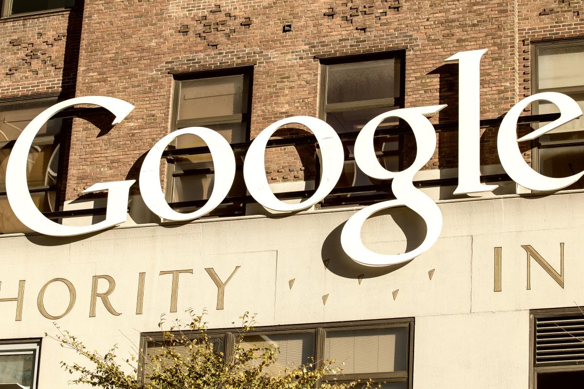 HealthRanger's tweet photo. Why didn't #Google blacklist Gizmodo, BuzzFeed,Daily Kos and others for outbound links when #NaturalNews was banned? https://t.co/8ja0K3vyh0 https://t.co/9uuNgQKM2s
