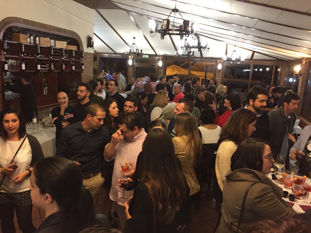 SaboraMalaga's tweet photo. Lleno total en las Jornadas Gastronómicas “Cocina a 4 manos” de El @ReservadoRest junto a Batik, ¡enhorabuena! :D #RestaurantesSAM https://t.co/9diLfLFjcu
