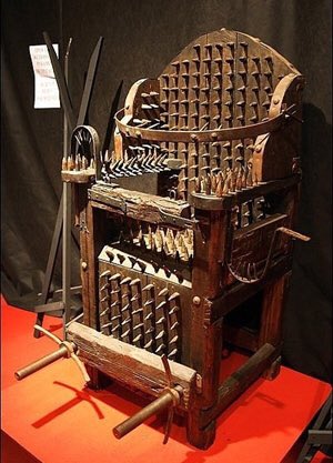 ScribeSec's tweet photo. Hysterical scribes claiming some chroniclers banned?! Untrue, merely put in separate room w different chairs for their comfort &amp; convenience https://t.co/IYx9kCyRjx