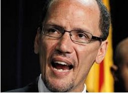 LinxMissing's tweet photo. #TomPerez & #RepKeithEllison were just elected as chairman/deputy chairman of the DNC, respectively. BOTH MUSLIMS. Swell. https://t.co/ebC2PEkuHX