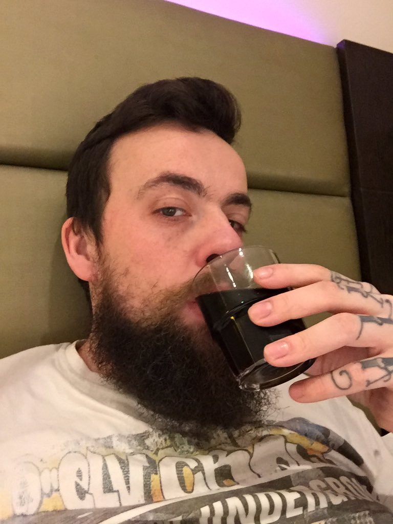 dantheblaster30's tweet photo. Having an amazing time in England with the kids. Time to relax with a glass of red. Beard's with me of course 😆. @BeardBros_uk #southampton https://t.co/og8ajzqCbH