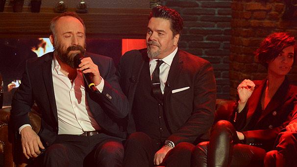 milliyet's tweet photo. Ünlü oyuncu Halit Ergenç, sesinin güzelliği ile herkesi şaşırttı! https://t.co/Nss3psZrIv https://t.co/ACCku2CYGC