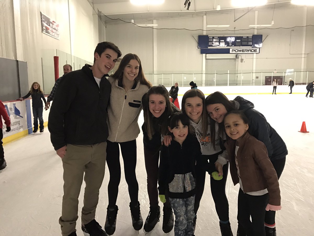 createyourpath_'s tweet image. WE ❤️ ice skating!!
