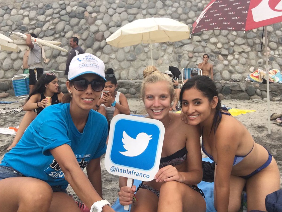 DEVIDAPERU's tweet photo. Veraneantes de #PlayaCentral en #PuntaHermosa rompen mitos del consumo de #drogas, porque con @hablafranco divirtiéndose también se informan https://t.co/Xx1moim3Xt