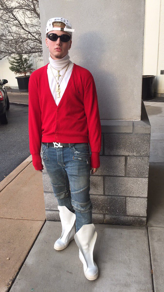 HARDYBOYHIMSELF's tweet photo. HOLY FUCK YUNG GIRBAUD IS THAT A DIOR CARDIGAN &amp; $1500 BALMAIN JEANS 😱😱😱

YOURE THE GREATEST OF ALL TIME TO DO IT❗️ 

FUCK YOURE SO PRETTY😢💔 https://t.co/CeLgUvFJqK