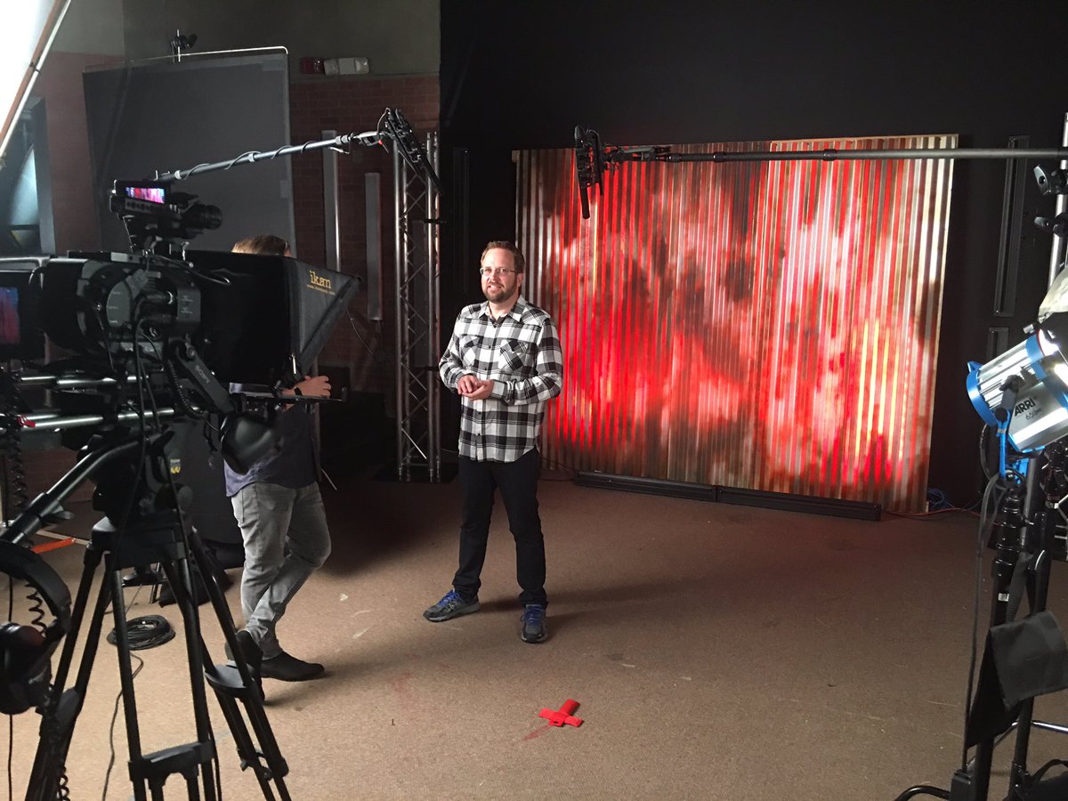 TimPopadic's tweet image. After 5 wardrobe changes I can't wait to see what @tedcunningham is wearing for @TKAWPB #ManeEvent