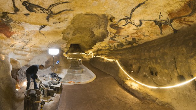 ZIGbyCezign's tweet photo. A museum in Snhettas, created from cave paintings. @metropolismag
https://t.co/ihlz5MZ0wx https://t.co/1EUS7DFCcx