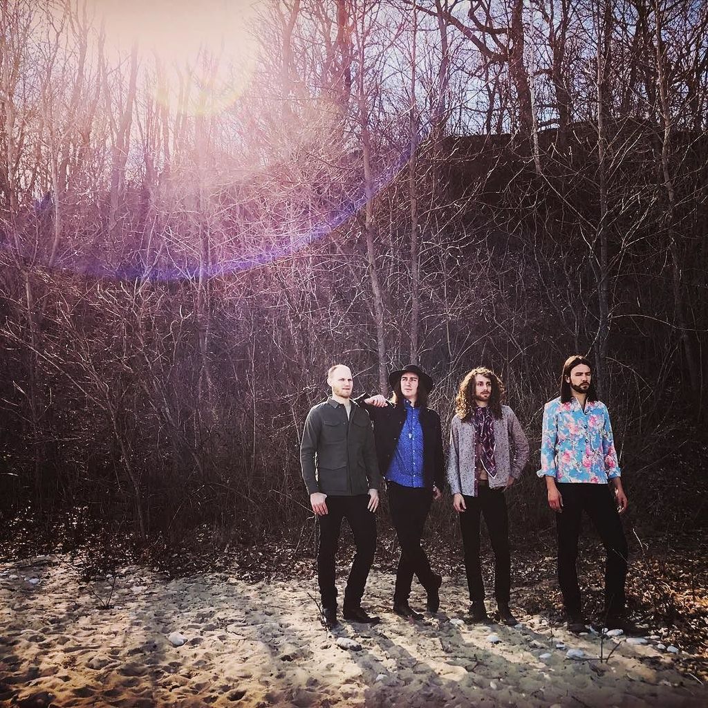 The Cavewives tweet media