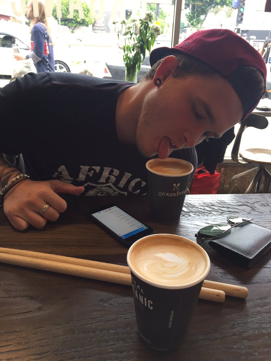 HaydenMaringer's tweet photo. Coffee time @JoshDevineDrums https://t.co/nlNRgOHAa3
