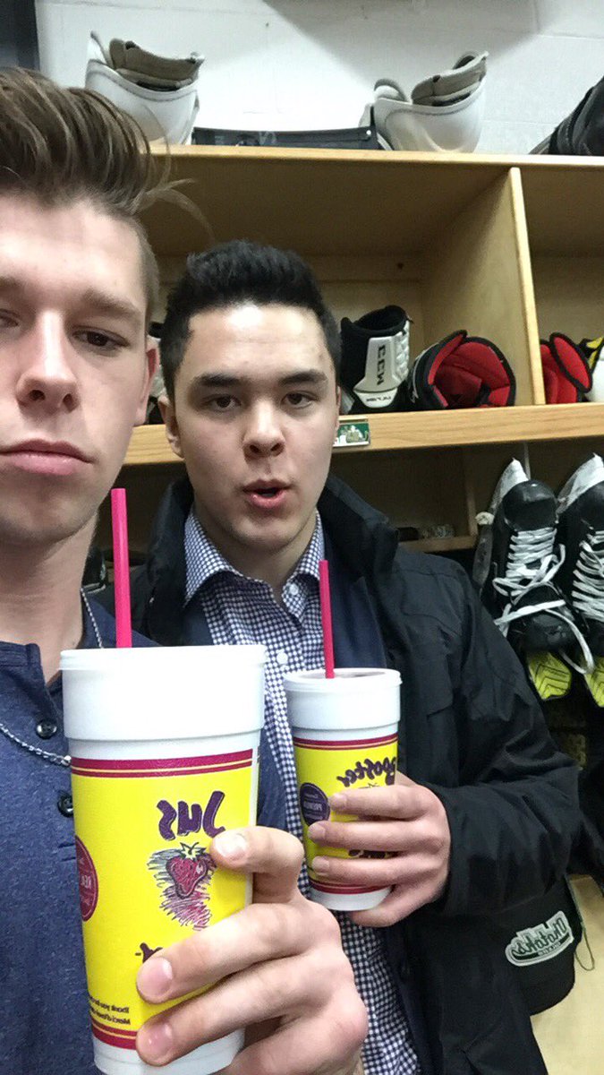 JXavier18_'s tweet photo. Shoutout to @BoosterOkotoks for fuelling the boys for tonight's game @Ayden_4 #Seto https://t.co/wvVCUWELtk