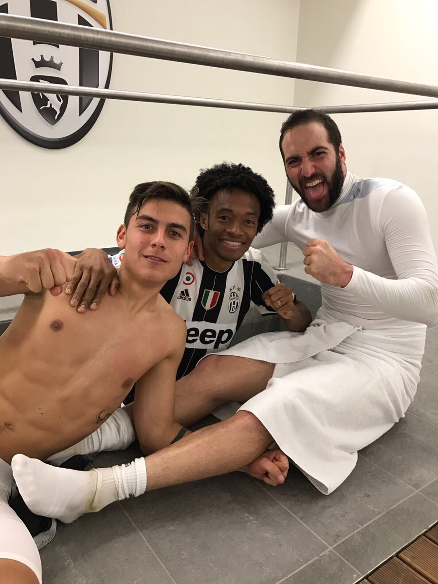 Vamos la banda altri 3 punti grazie a Dio #forzajuve #finoallafine 🙏🏾🙏🏾 @PauDybala_JR @G_Higuain