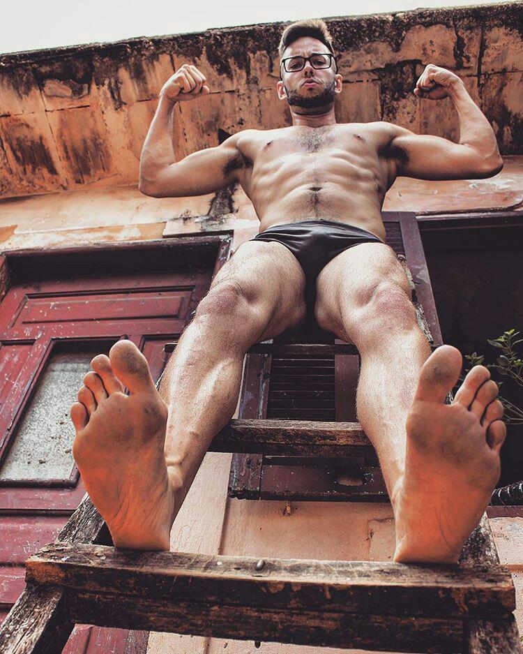 DOMieto's tweet photo. #feelme #feet #cashmaster #barefeet #gay #fitness https://t.co/OaIILj3YQ0